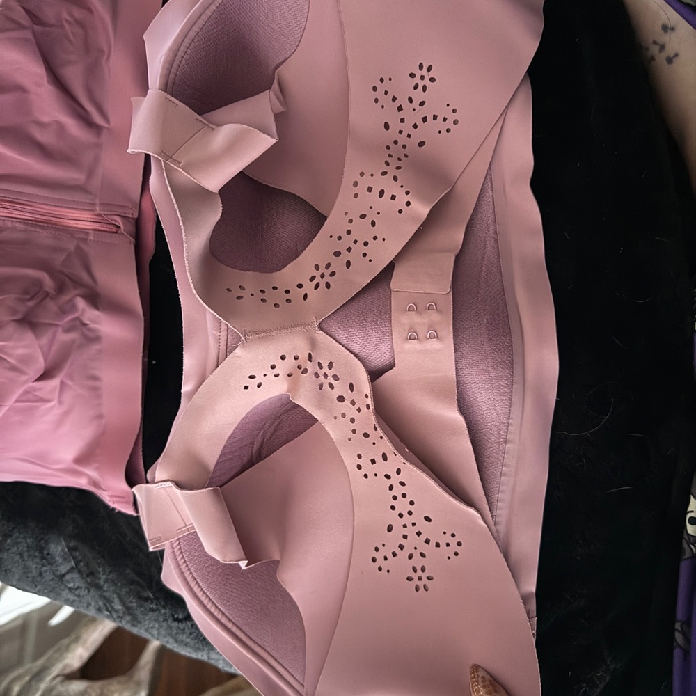 Bundle of Four Victorias Secret Sports Bras - Picture 9 of 9
